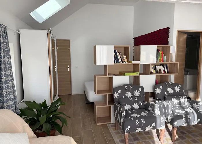 Lumineux Avec Terrasse Et Jardin Proche De Caen Apartamento Angerville-la-Campagne