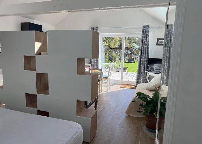 Lumineux Avec Terrasse Et Jardin Proche De Caen Angerville-la-Campagne